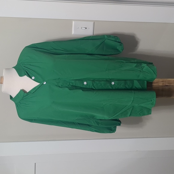Tops - Green button up blouse
